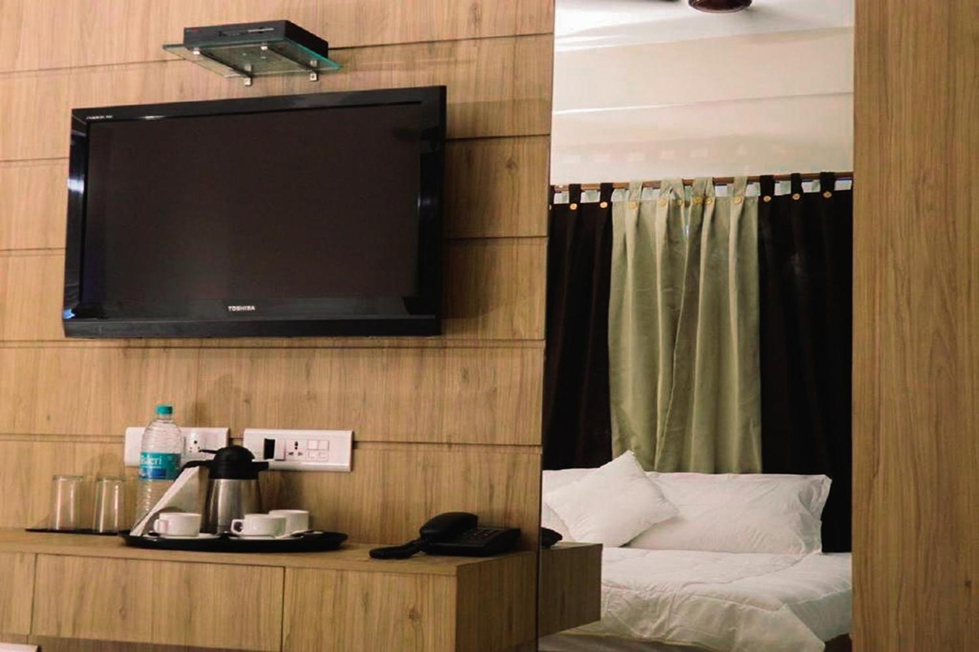 The Kei Inn & Suites Hotel Near Salt Lake Колката Екстер'єр фото